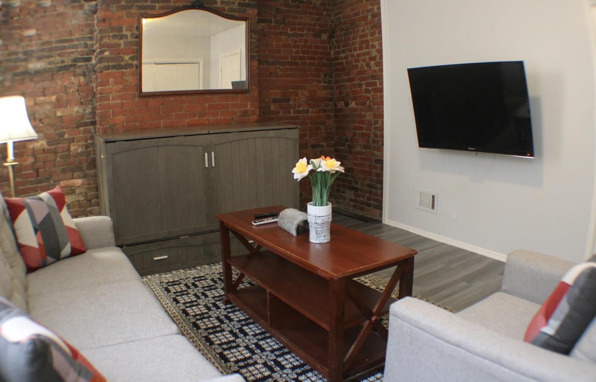 2 Bedroom East Carson Street Sanctuary ピッツバーグ エクステリア 写真
